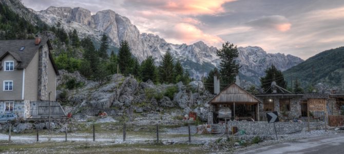 Dolina Valbony i trekking w stronę Theth Dolina Valbony i trekking w stronę Theth